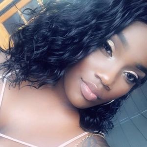 Meet your Posher, Willisha